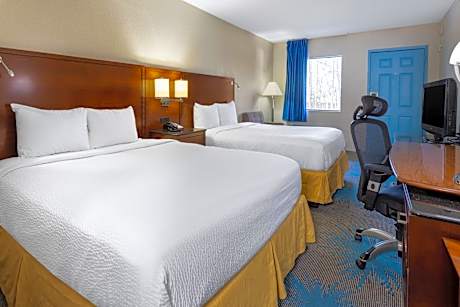 2 Queen Beds Non-Smoking