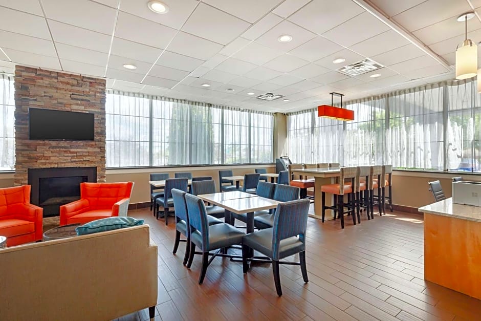 Best Western Hartford Hotel & Suites