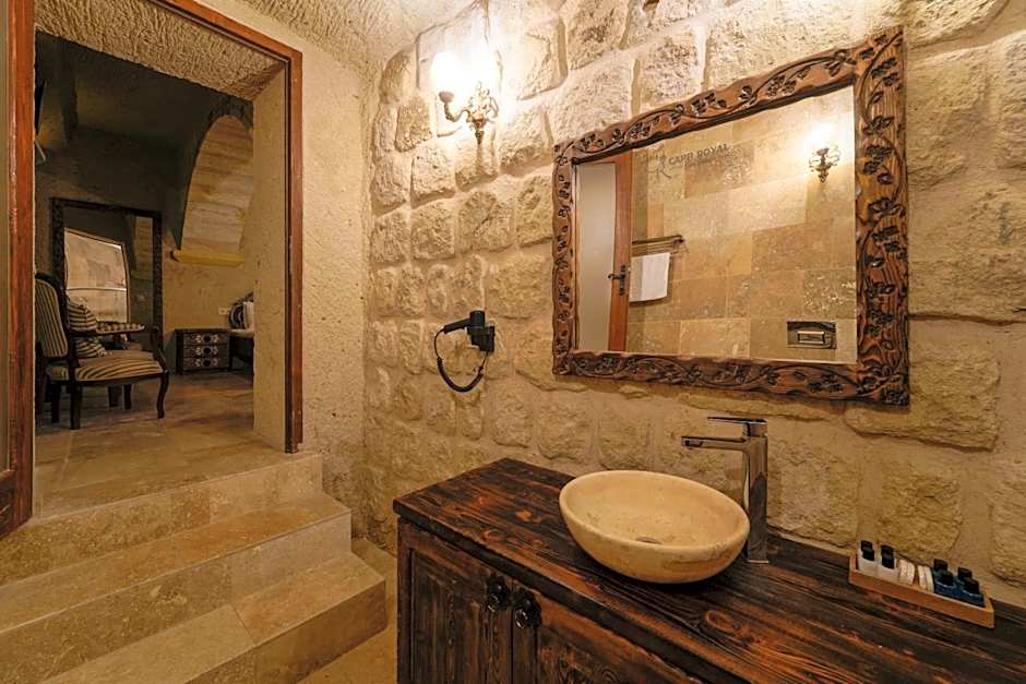 Capp Royal Cave HOTEL