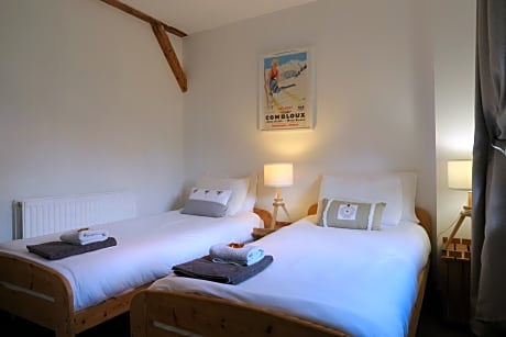 Double or Twin Room with Bathroom