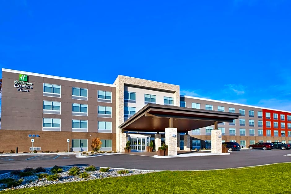 Holiday Inn Express & Suites Grand Rapids - Airport North By IHG