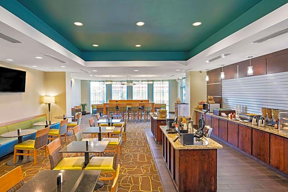 La Quinta Inn & Suites by Wyndham Houston Willowbrook