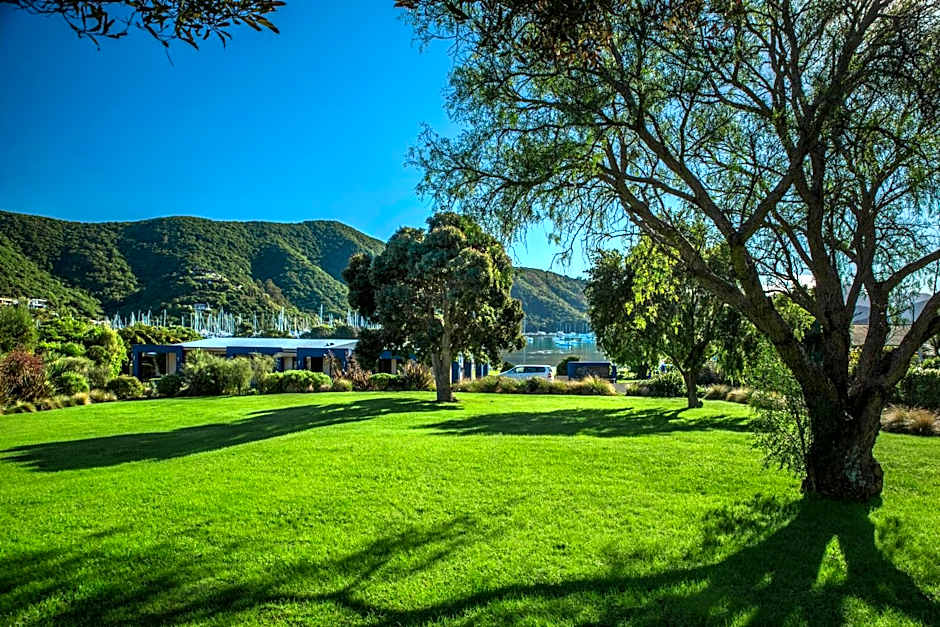 Bay Vista Waterfront Motel