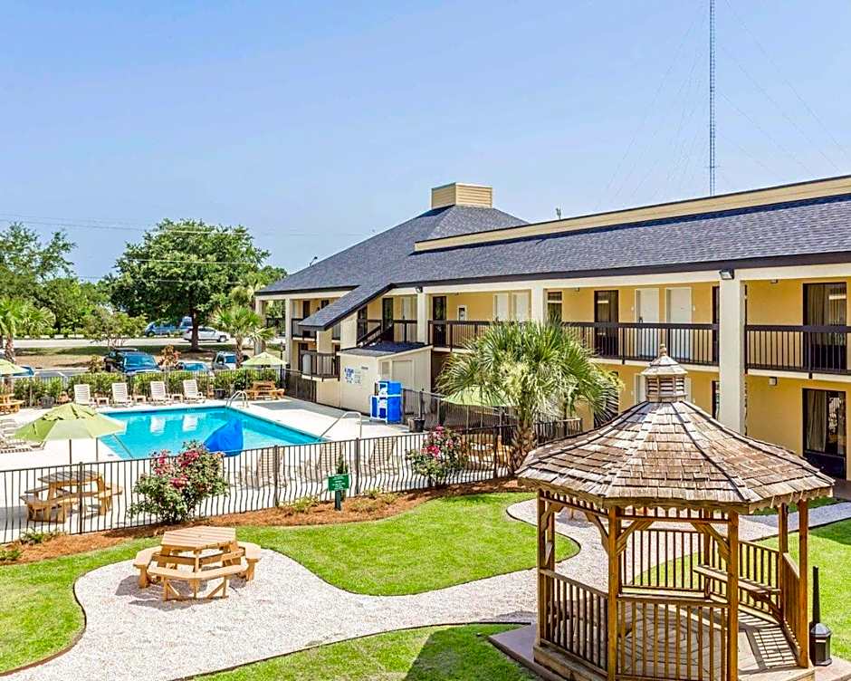 Quality Inn Mt. Pleasant - Charleston