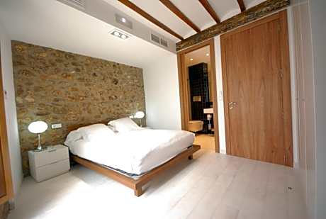 Bugdet Standard Double Room (2 Adults) - Annex