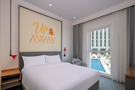 Rover Room – Monthly Stay 30% off F&B and 50% off Laundry Service