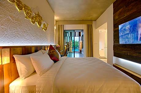 Deluxe Double or Twin Room with Pool Access