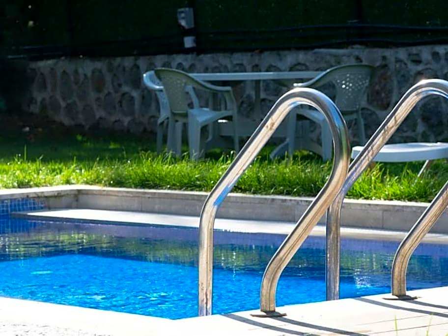 10m lake walk family frindes villa