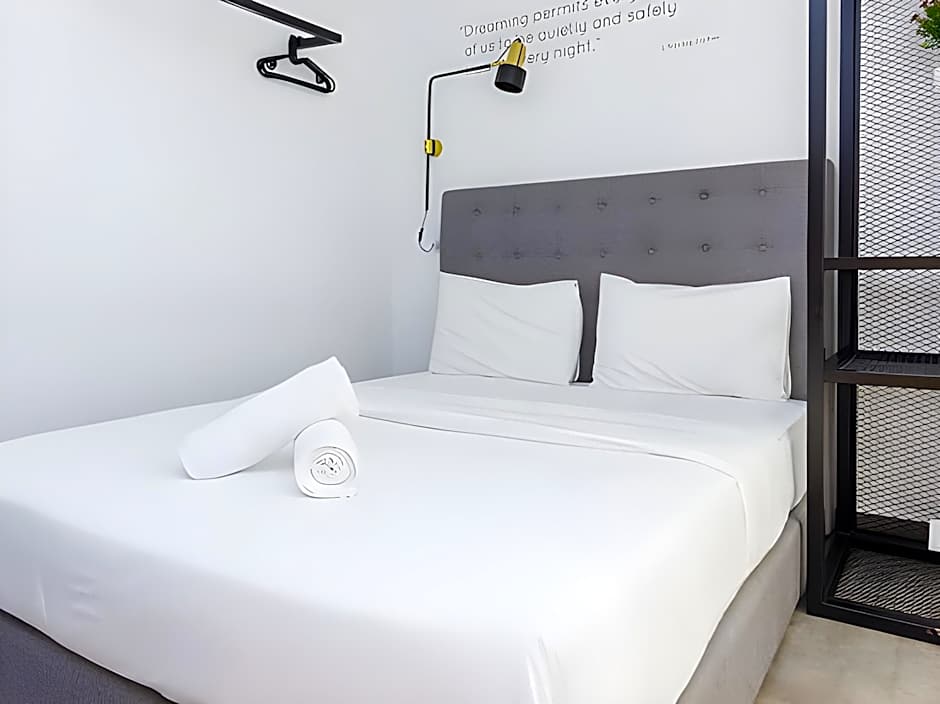 Z Hotel Ara Damansara, LRT, Mall, Airport