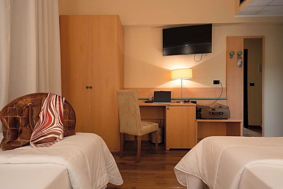 Foto 1 von 15 von 1 Double Bed or 2 Beds