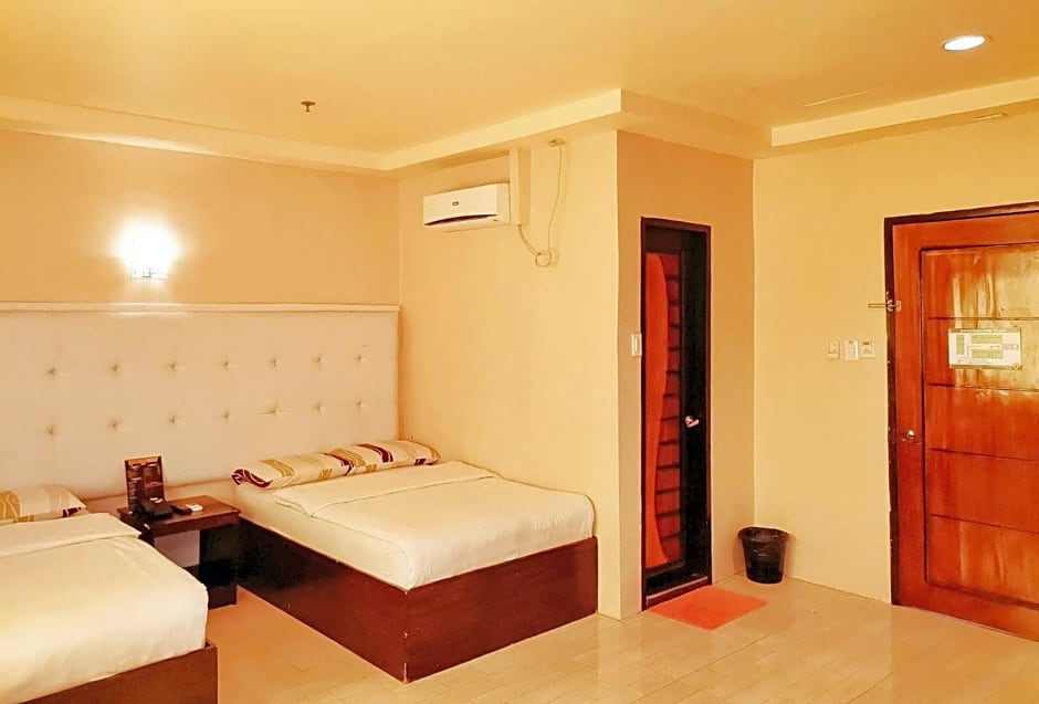 RedDoorz @ Jackie’s Hotel & Restaurant