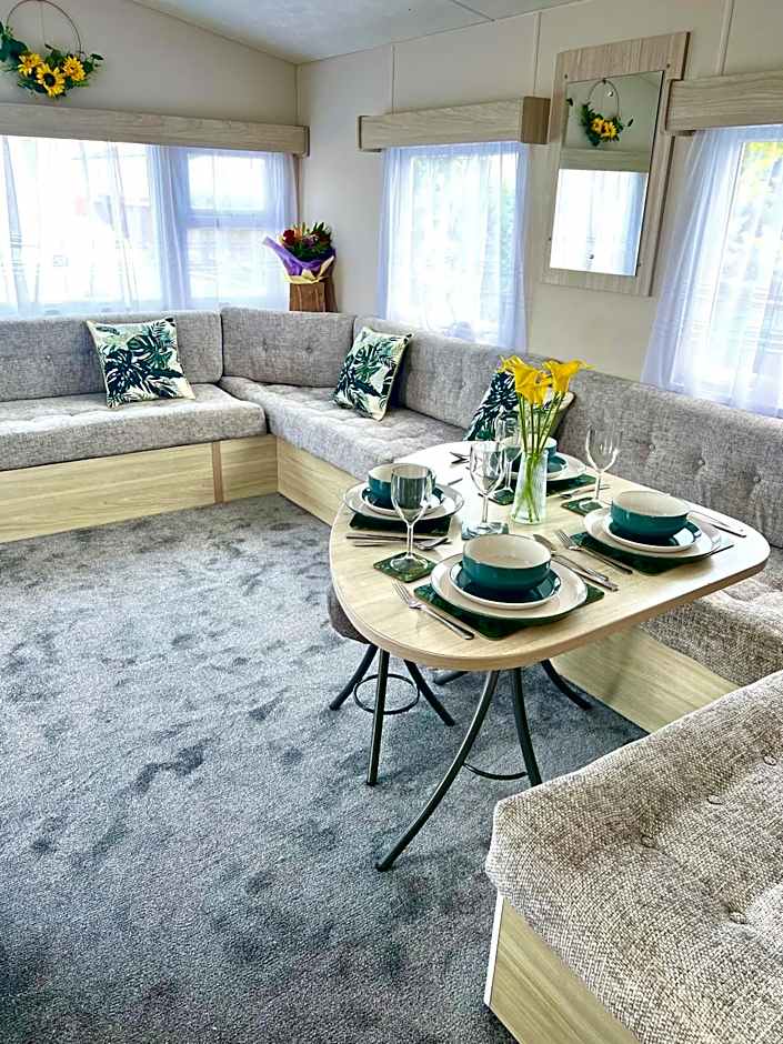 Lyons Robin Hood , Rhyl