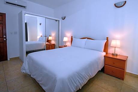 Apartment with Garden View