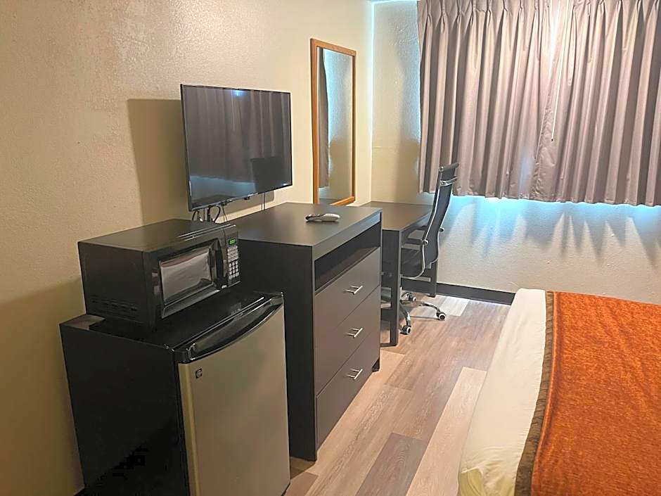 Brentwood Inn Clinton