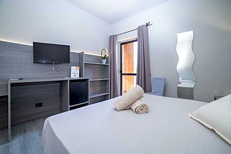 Double or Twin Room with Swimming Pool Access