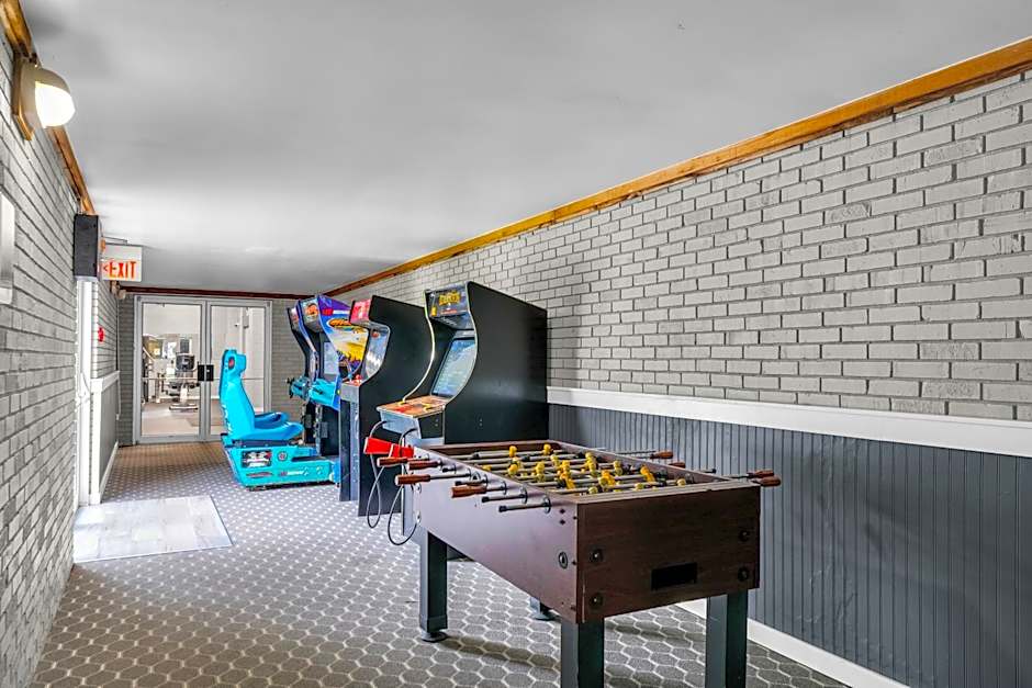 Eastland Suites Hotel & Conference Center By OYO Urbana