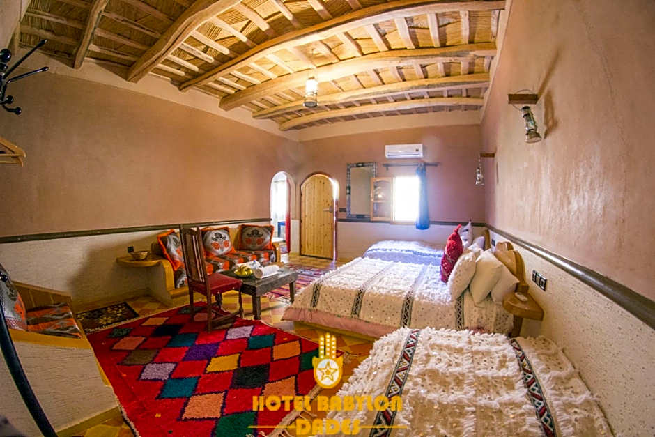 Hotel Babylon Dades