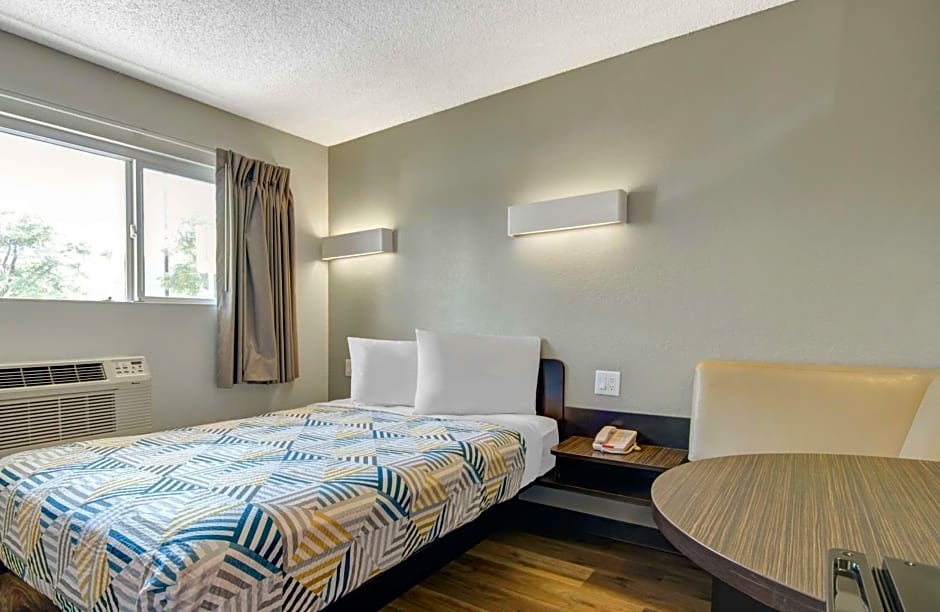 Motel 6-San Jose, CA - Airport