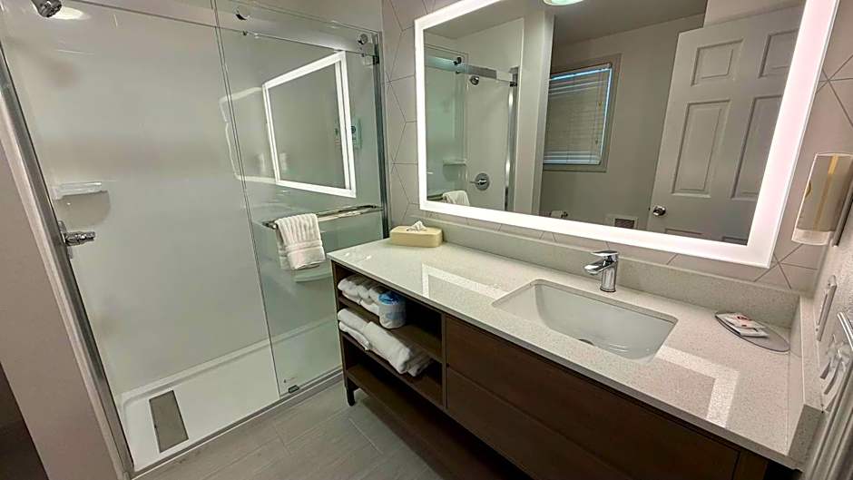 Comfort Inn & Suites Sturbridge-Brimfield