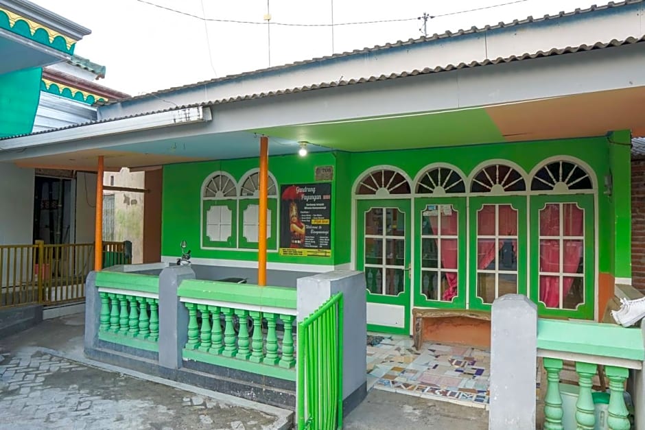 Hotel O Gandrung Payungan Family InnNearStasiun Banyuwangi Kota