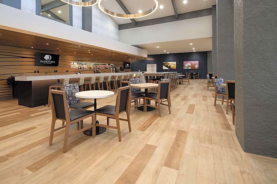 DoubleTree By Hilton Hotel Bakersfield