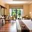 Devon Hotel