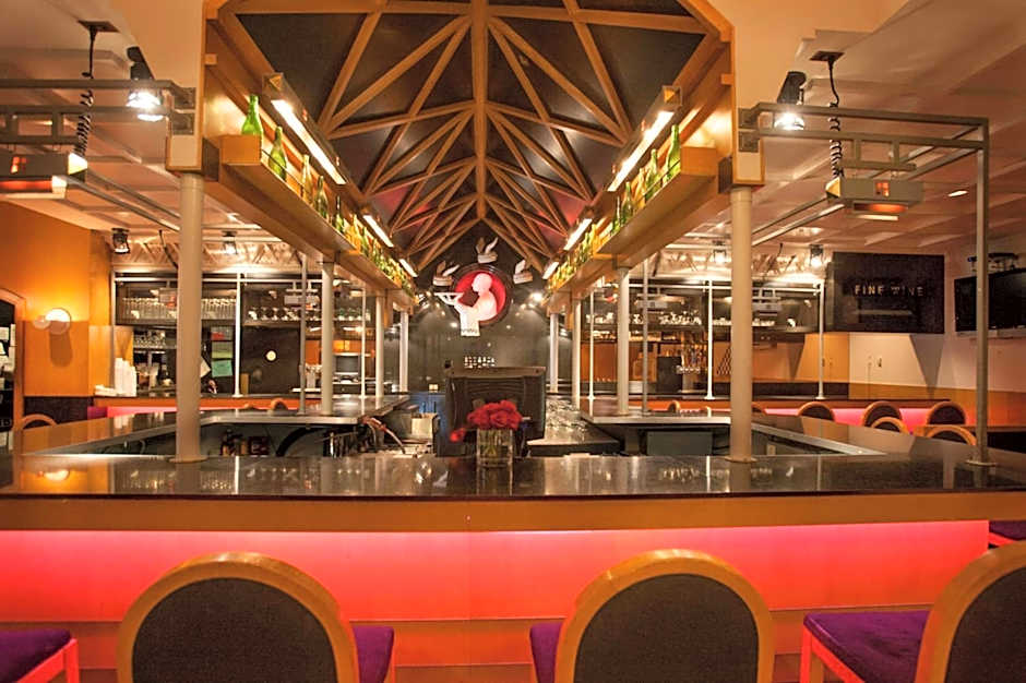 Somerset Inn