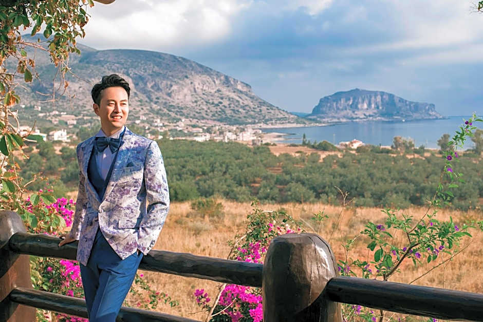 Astrolithos Boutique