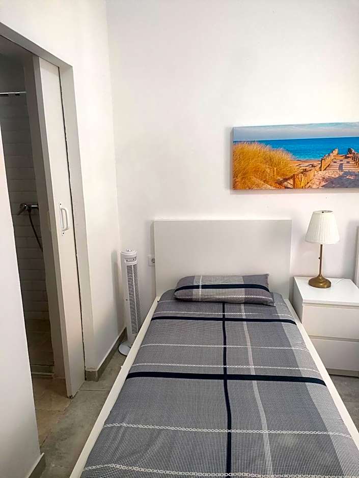 Alba 2 apartamento y Alba 3 habitación con baño