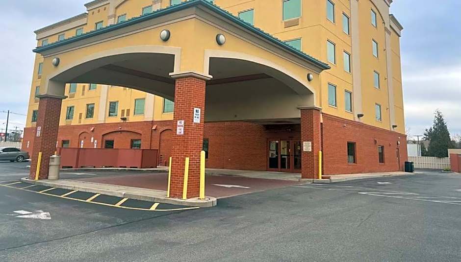 Spark by Hilton Rahway