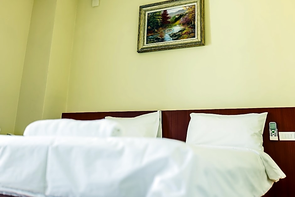 Douangpraseuth Hotel