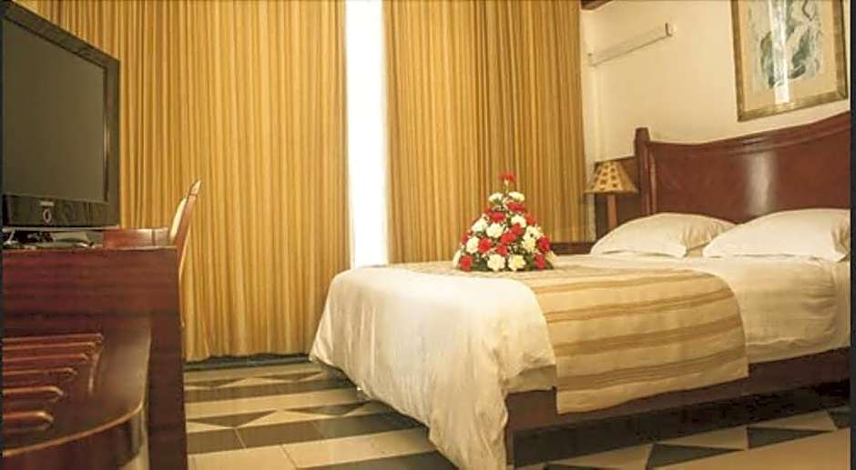 Peacock Hotel