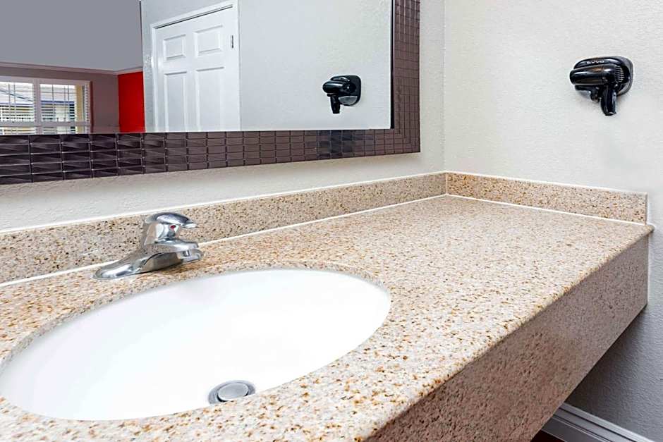 Casa Blanca Hotel & Suites Orange SR-55 Freeway, Near Honda Center, Chapman University, Disneyland