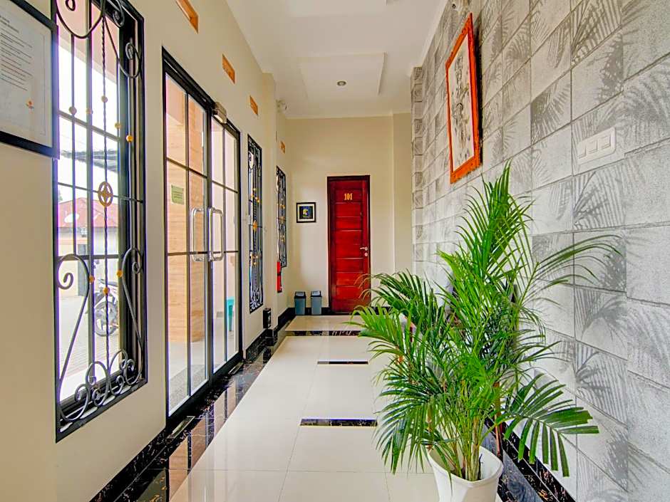 OYO 90233 The Shine Residence