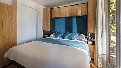 Prestige Two-Bedroom Mobile Home with Terrace