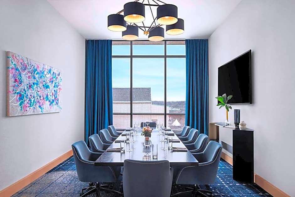 The Oaklander Hotel, Autograph Collection by Marriott