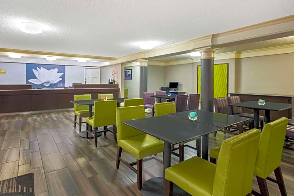 La Quinta Inn & Suites by Wyndham Fresno Yosemite