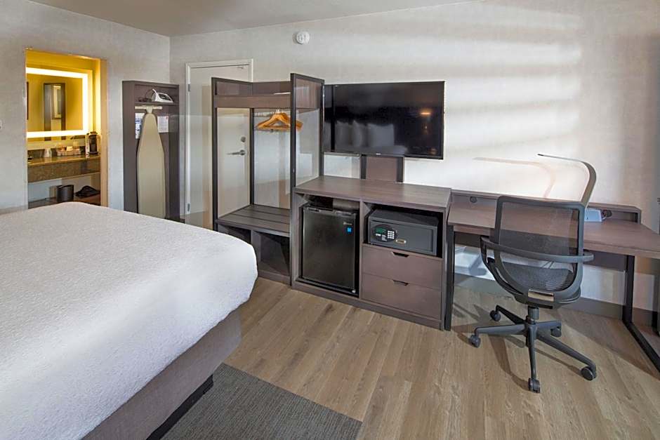Best Western Plus Hilltop Inn