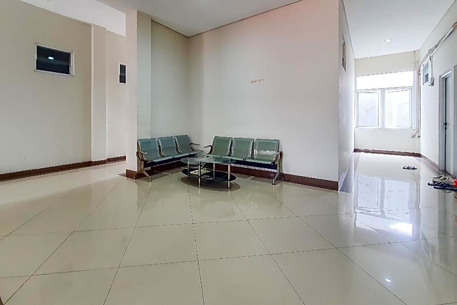 Urbanview Hotel Pondok Mas Cirebon By Reddoorz – Cirebon, OH
