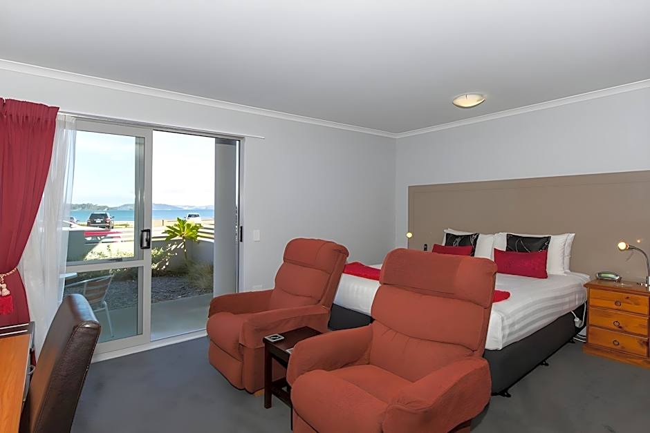 Photo 1 of 5 of 1 King Bed Suite