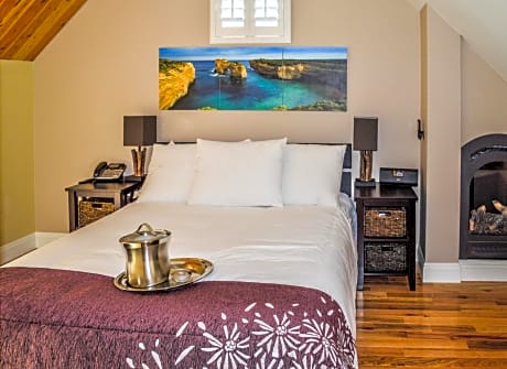 Economy Queen Room (# 10)