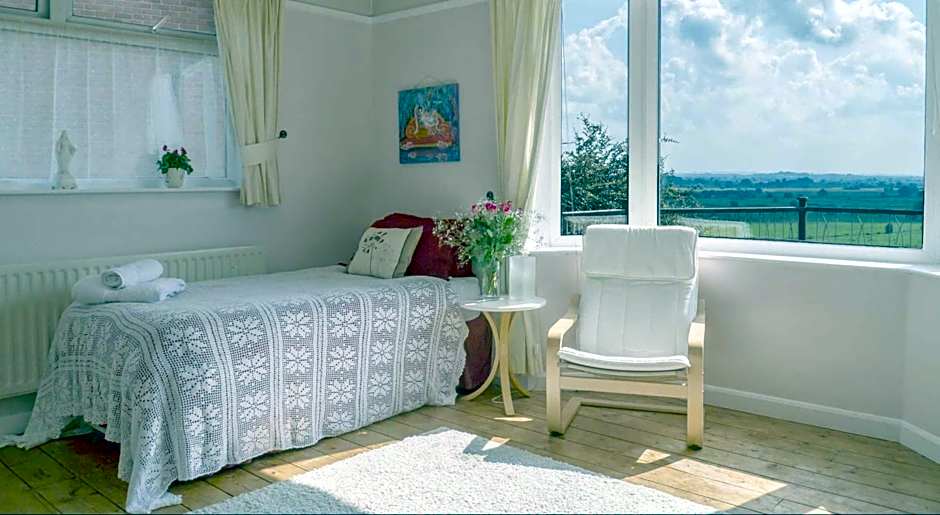 Healing Waters Sanctuary, Peaceful Retreat House, Glastonbury
