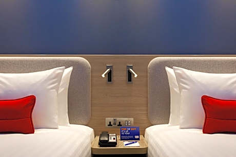 Standard Twin Room with Free Hot Breakfast