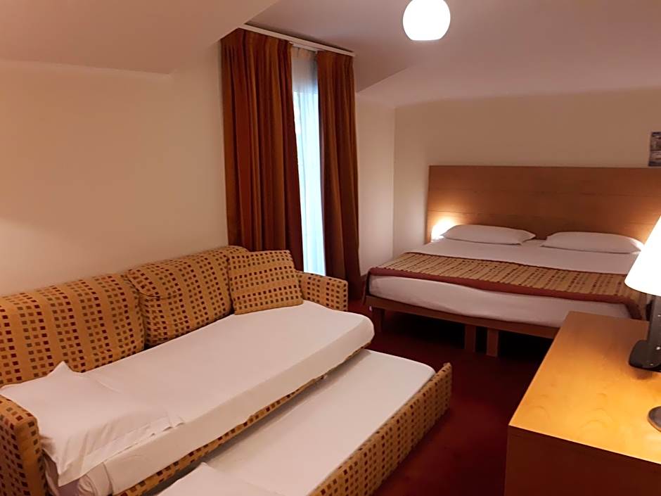 Accademia Hotel