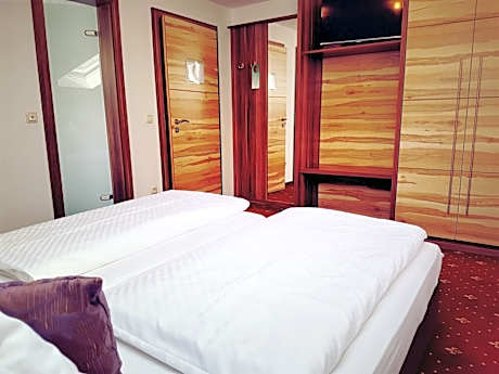 Basic Double Room