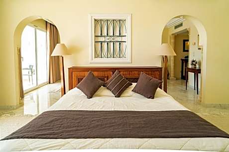 Suite with Pool View