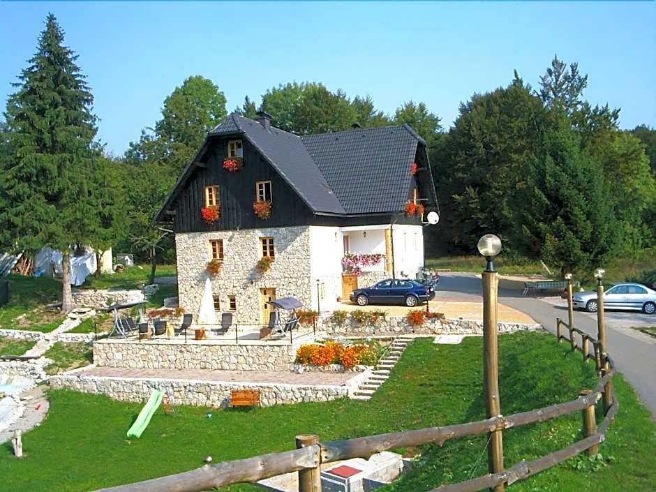 Plitvice Etno House