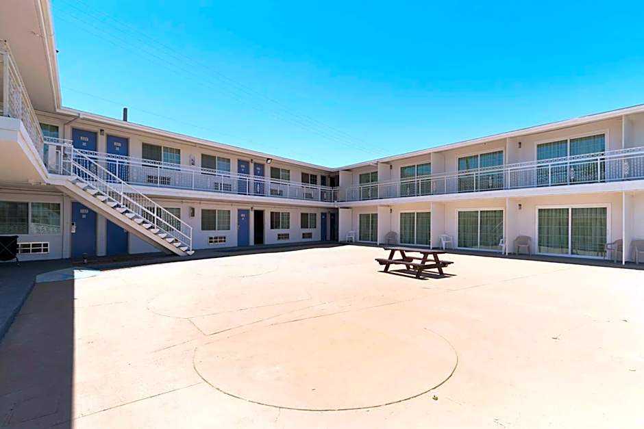 Motel 6-Barstow, CA - Route 66