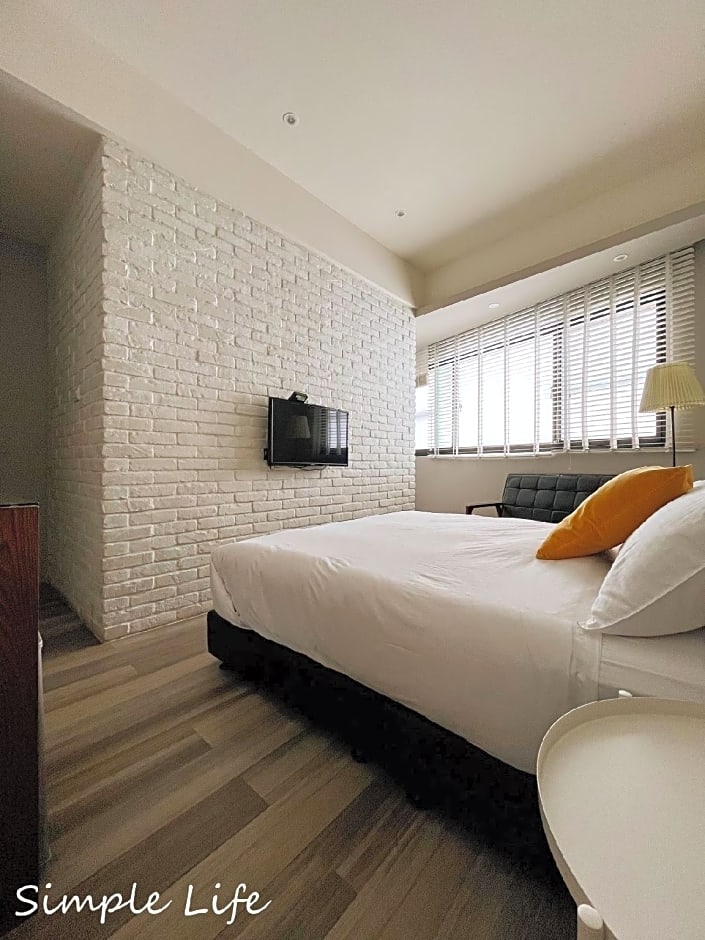 Simple Life Room