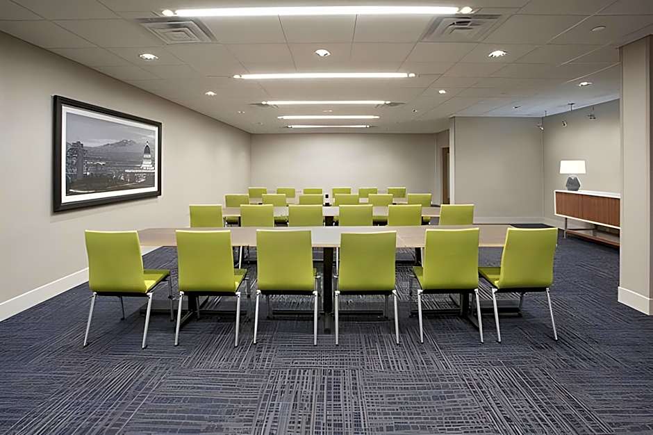Holiday Inn Express Mccook By IHG